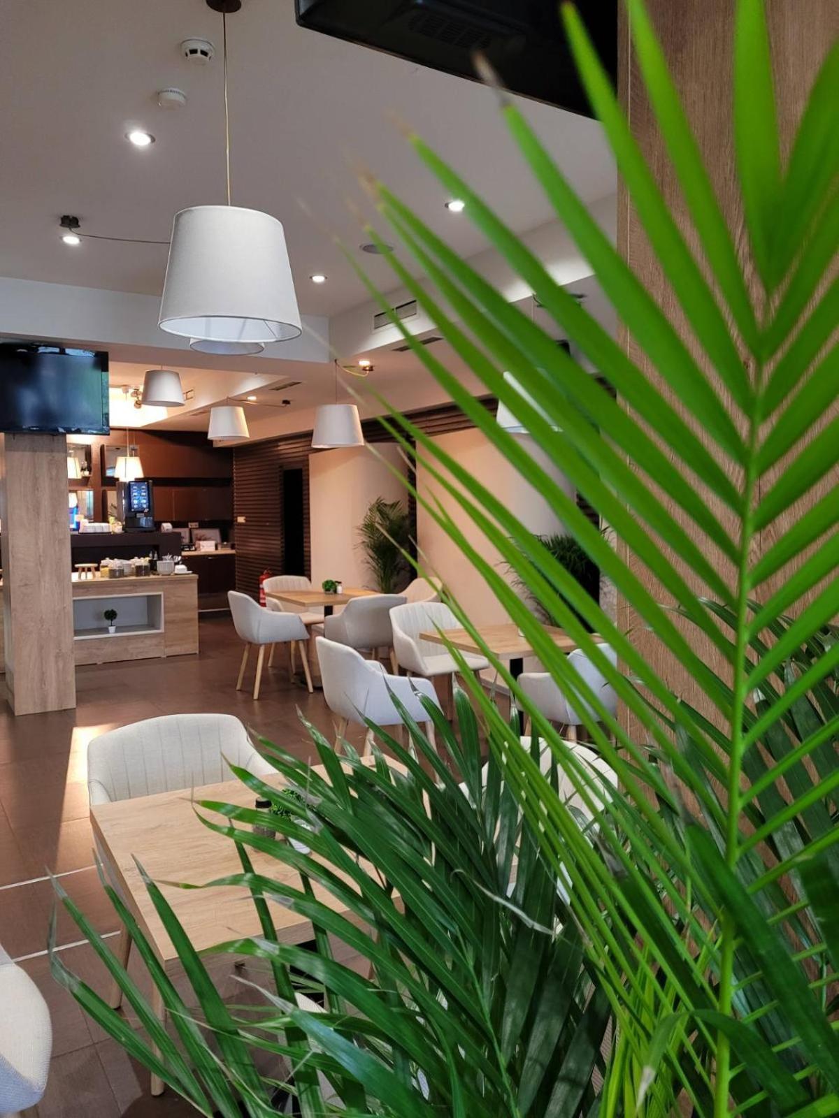 Palace By Hmg Hotel 4*