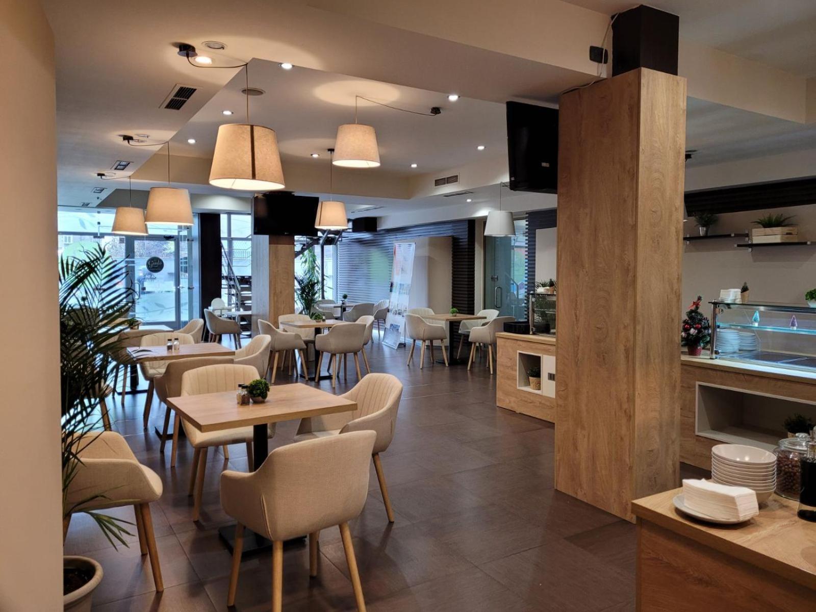 Palace By Hmg Hotel